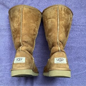 Ugg Boots F30091 Women’s Size 4, Fur Lined, EUC